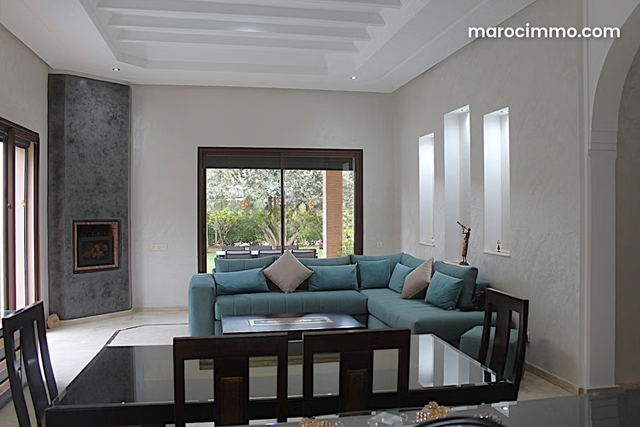 Magnificent villa with beautifully landscaped garden — Marrakesh