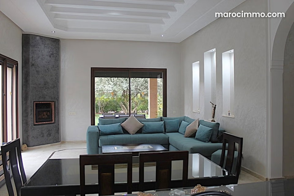 Magnificent villa with beautifully landscaped garden