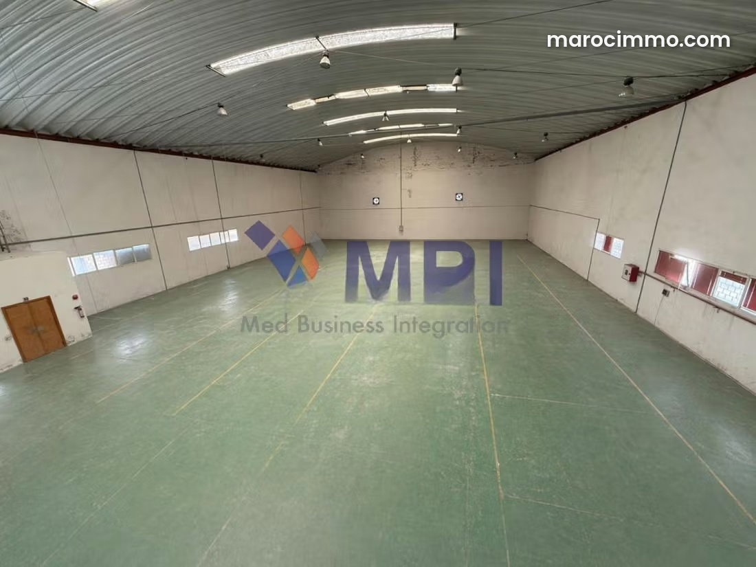 Local industriel 1550 m², Zone Mghogha, Tanger, à vendre — Tanger