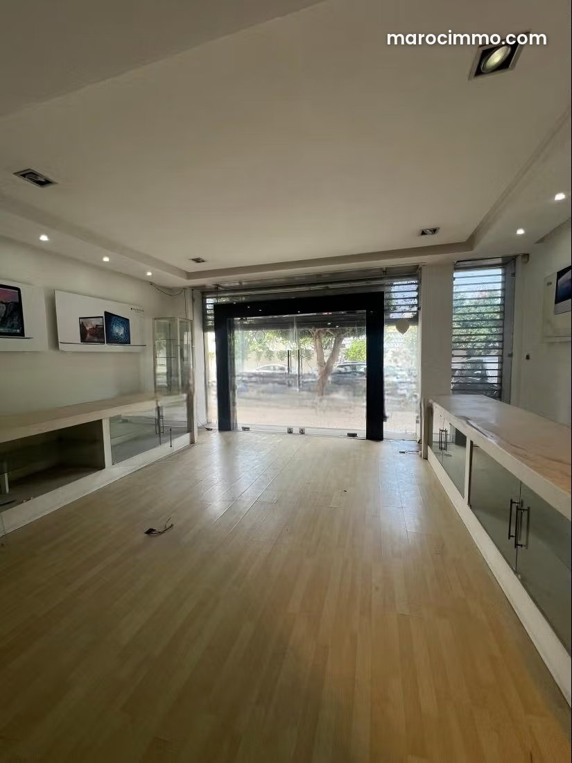 Local commercial 244 m², grande avenue Haut Agdal, Rabat — Rabat