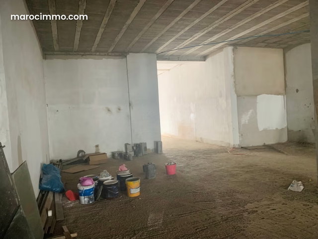 Local commercial spacieux à louer À ferme bretonne — 4