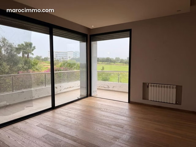 À vendre – villa front de golf plein sud — 3