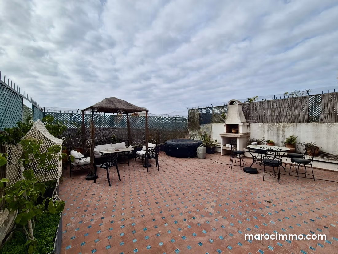 Apartment with a Large Terrace for Sale in Gauthier, Casablanca — Casablanca