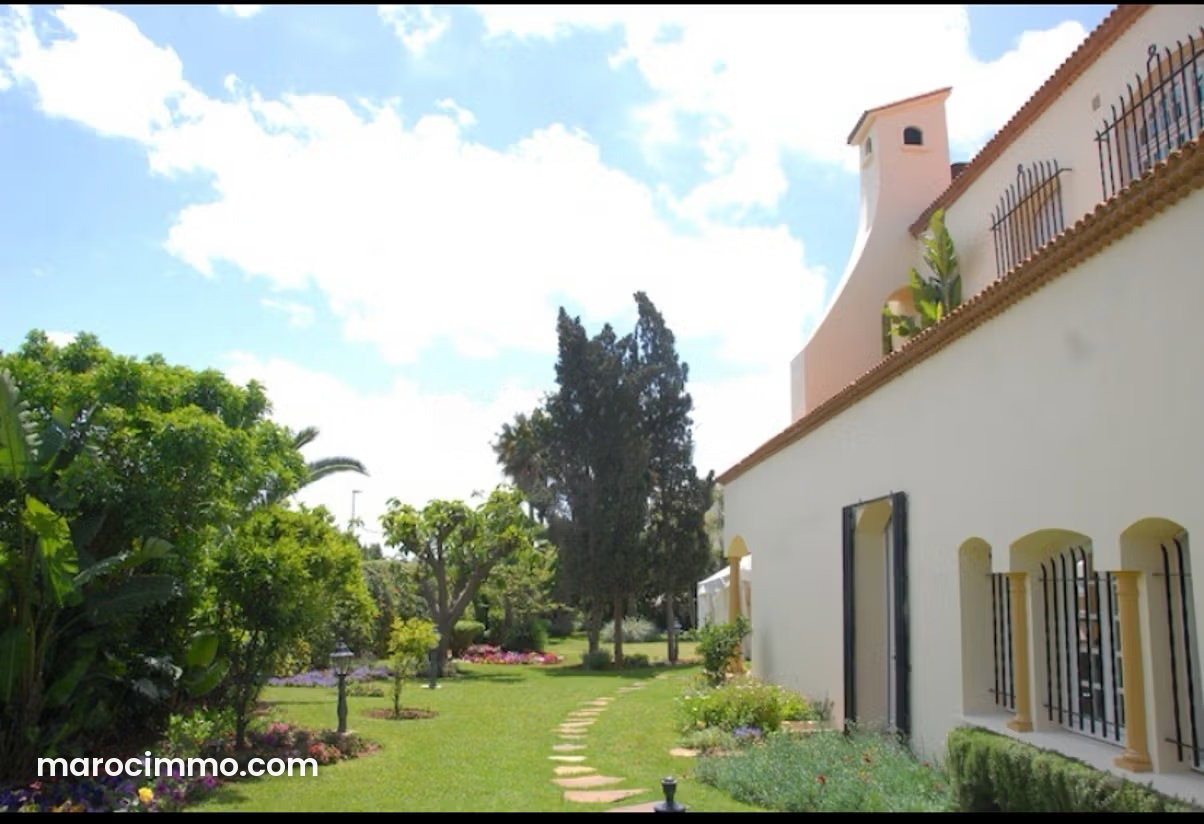 1,400 m² Villa on 2,225 m² of Land, Californie, Casablanca — Casablanca