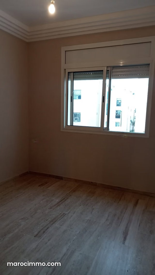Renting an Apartment in Sabbah. 3 Comfortable Rooms. Breathtaking Sea View, Secure Door — 2