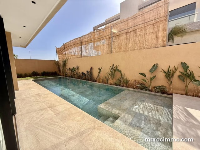 Villa de 5 Suites à Louer – MYSK LO26073 — 4