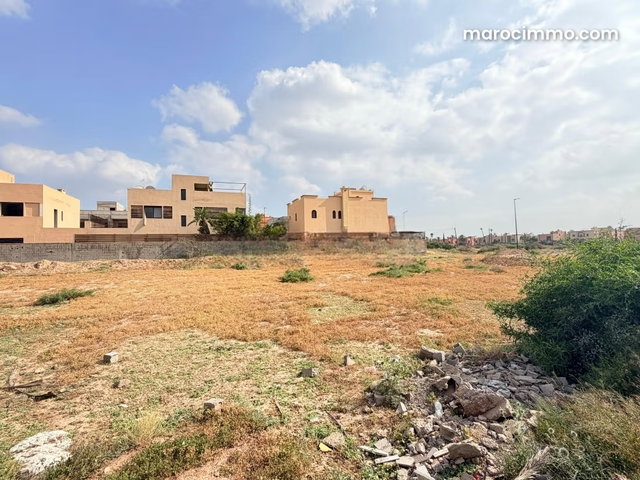 Terrain 2300 m² titré à Targa – Constructible villa — 3