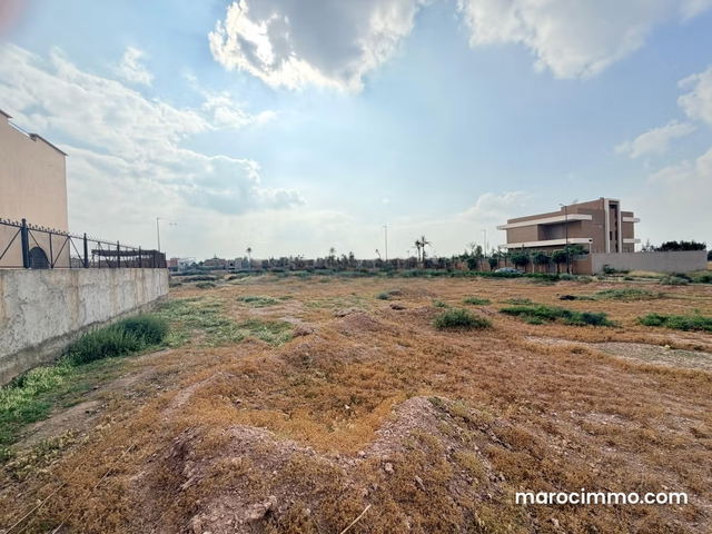 Terrain 2300 m² titré à Targa – Constructible villa — Marrakech