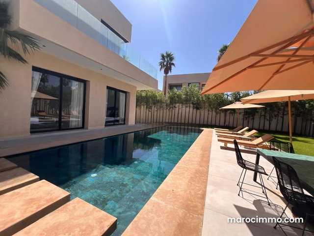 Maison de luxe à louer à Route de l'Ourika. Surface de 360 m². Meublé — 2