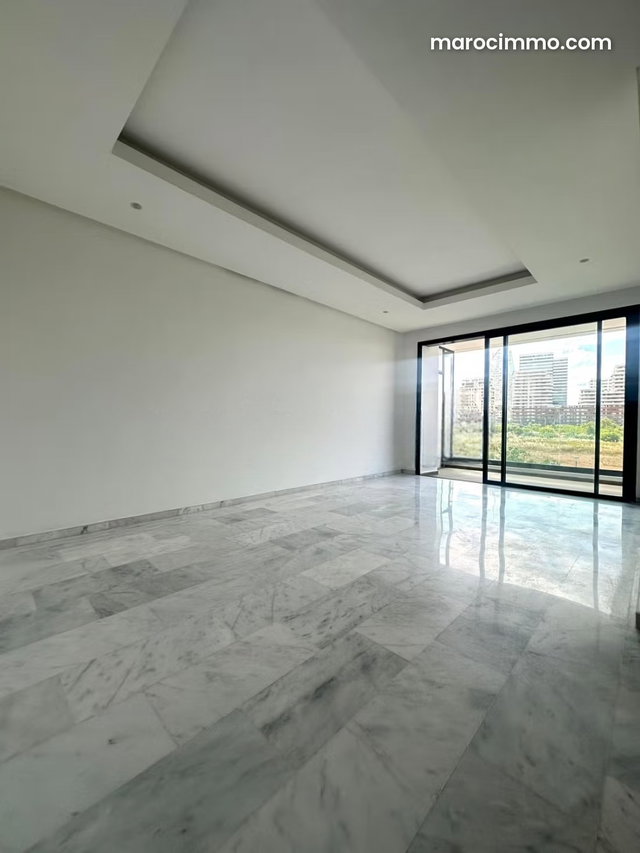 Bel appartement à louer — 2