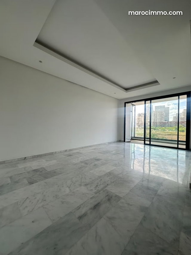 Bel appartement à louer — 3