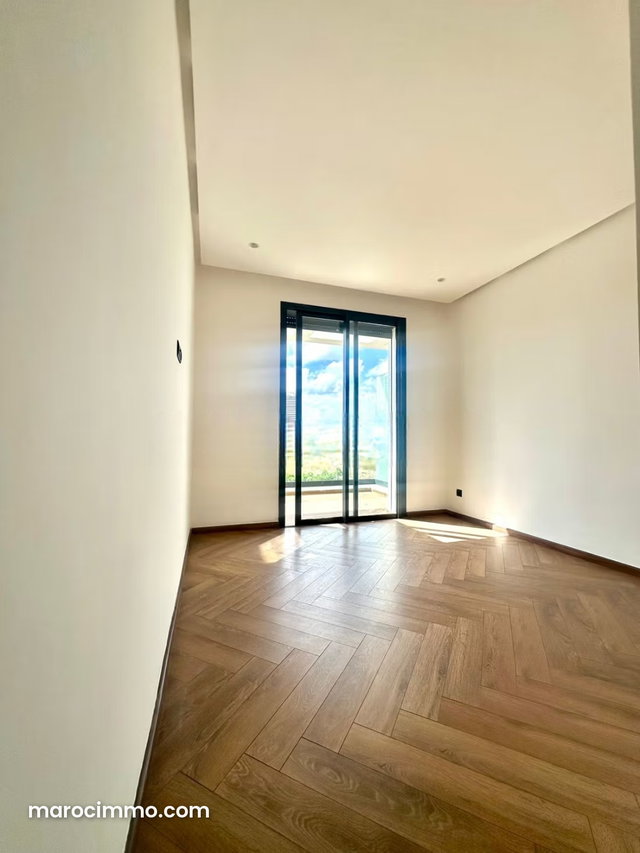 Bel appartement à louer — 5