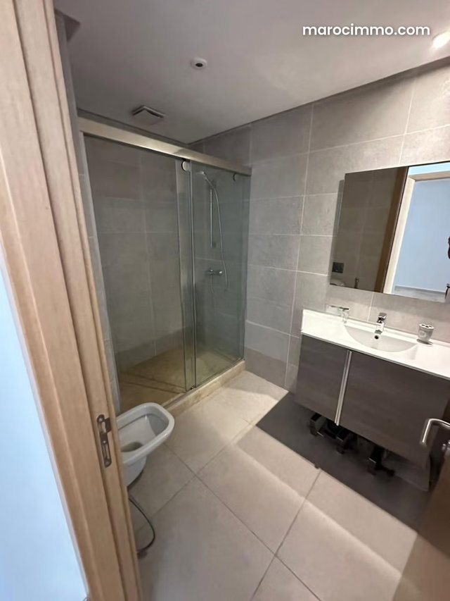 Villa de haut standing à vendre à Riyad. Surface totale 230 m². Antenne parabolique et Porte blindée — 3