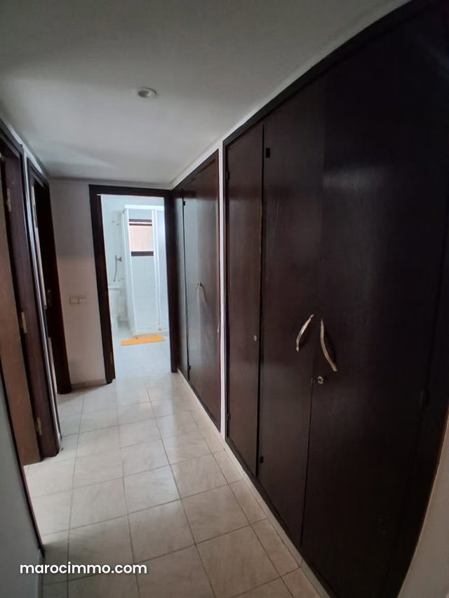 Villa de haut standing à vendre à Riyad. Surface totale 230 m². Antenne parabolique et Porte blindée — 2