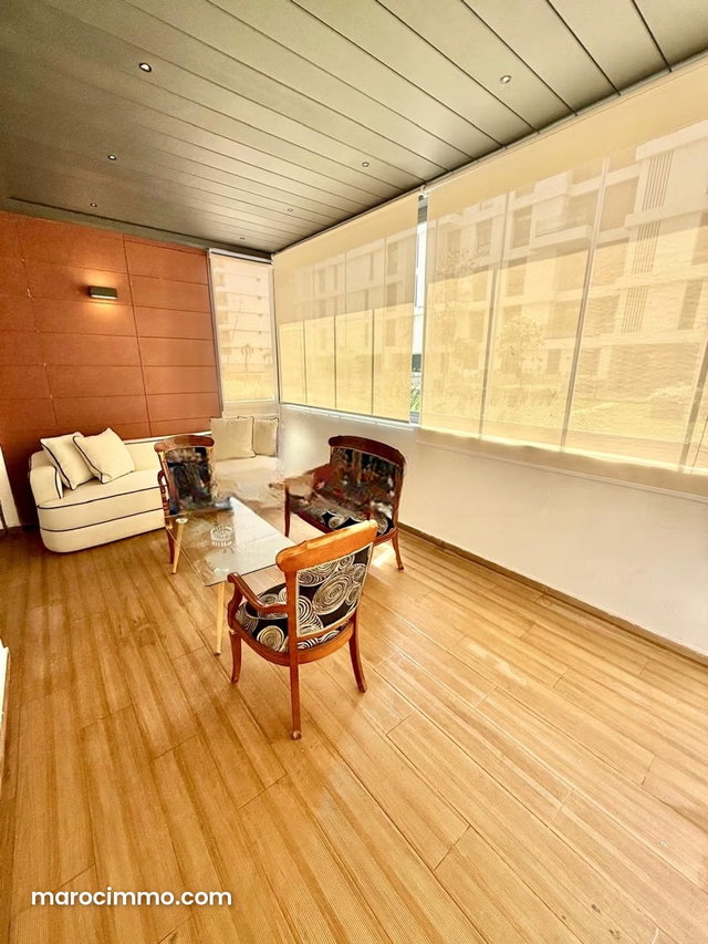Superbe duplex meublé à louer à CFC — 2