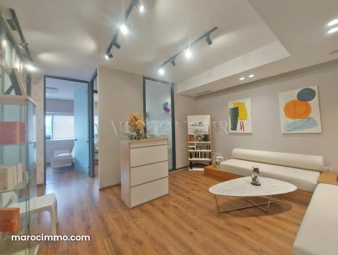 Furnished 56 sqm office with parking, Maarif, Casablanca — Casablanca
