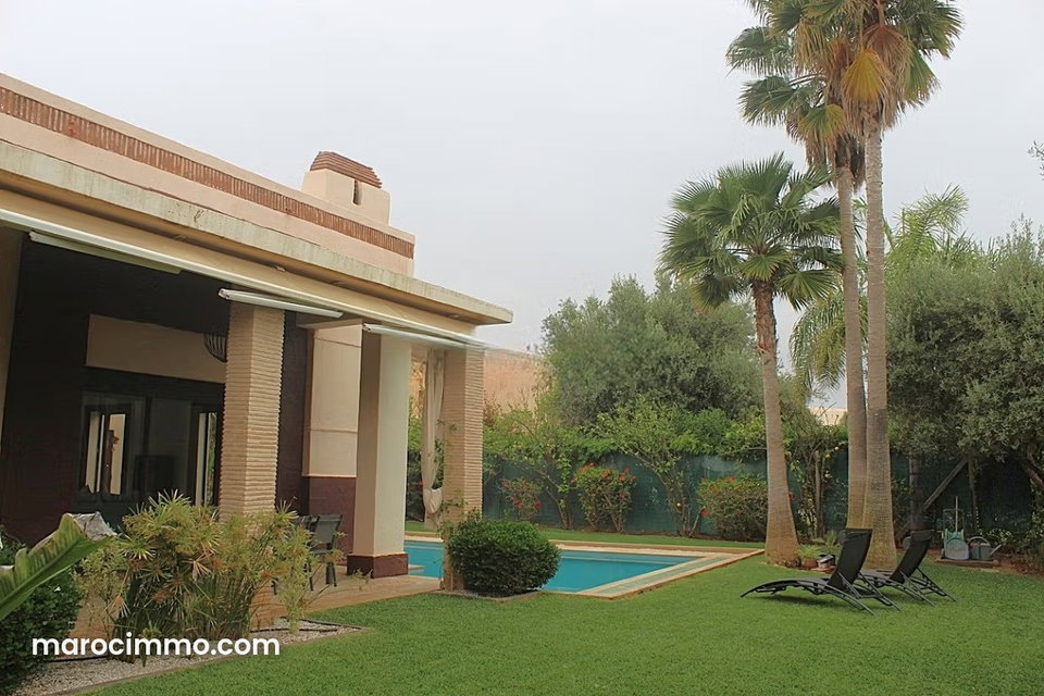 Magnifique villa sur un terrain joliment arboré