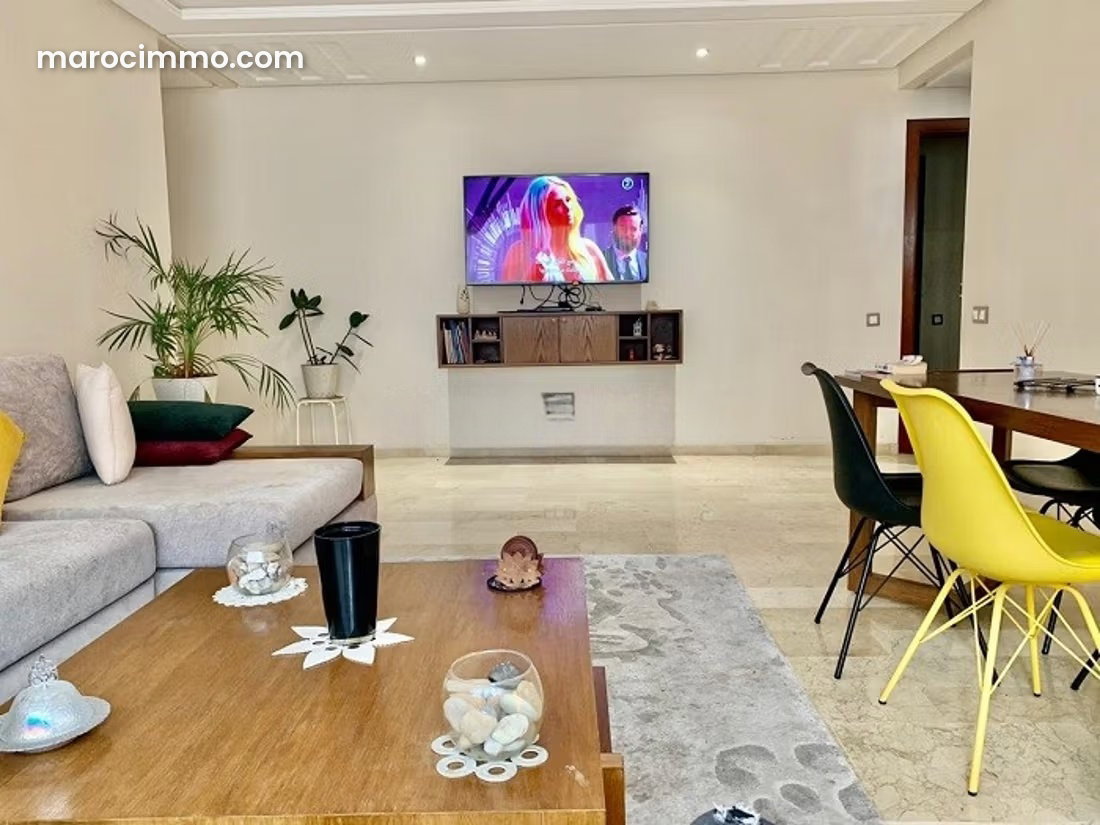 Furnished 130 sqm apartment, top floor with terrace, Bourgogne — Casablanca
