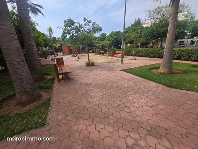 Splendide villa à vendre à Errahma. 4 chambres. Porte blindée, sécurité — 4