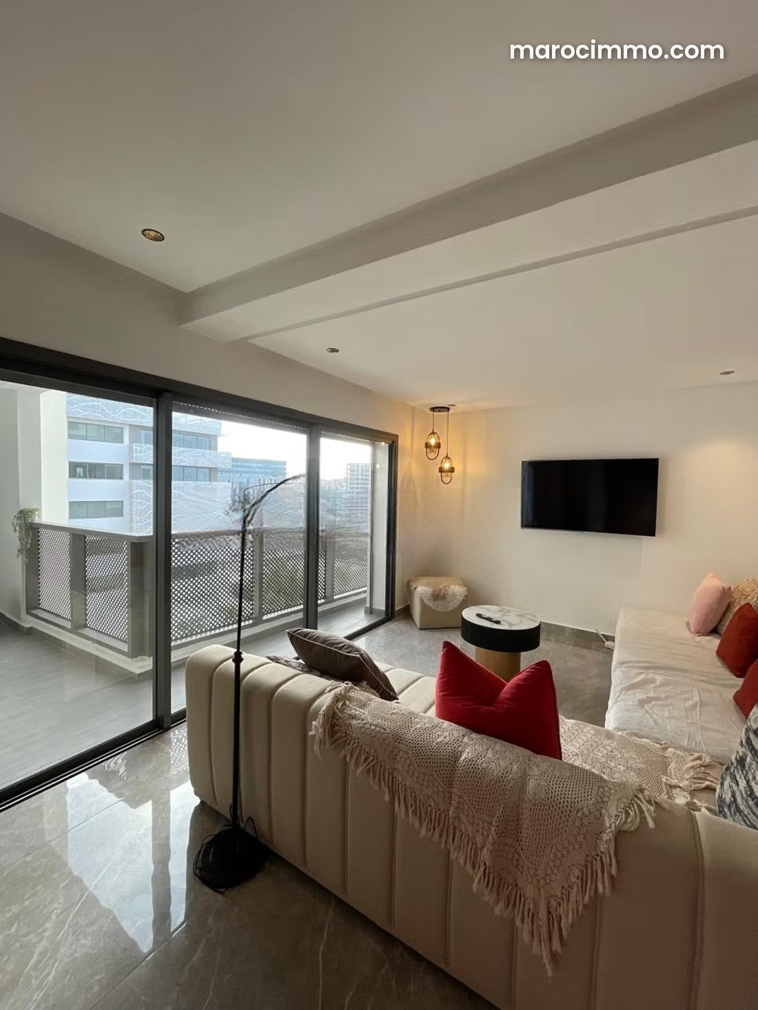 Appartement meublé avec terrasse à louer à CFC Casablanca — Casablanca