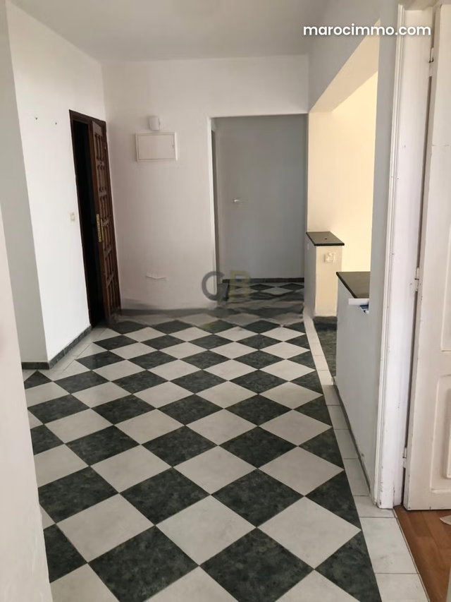 Bel appartement en location dans un immeuble sécurisée à Hay Riad — 2