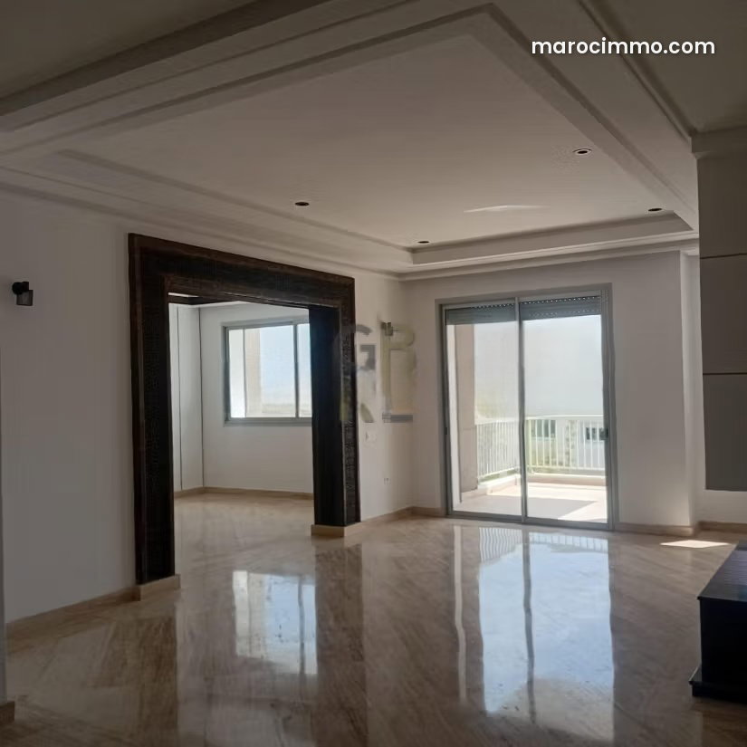 195 m² Apartment with Terrace for Sale in Riyad, Rabat — Rabat