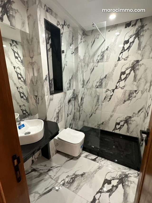 Studio qvide a Louer Quartier Les Hôpitaux — 4