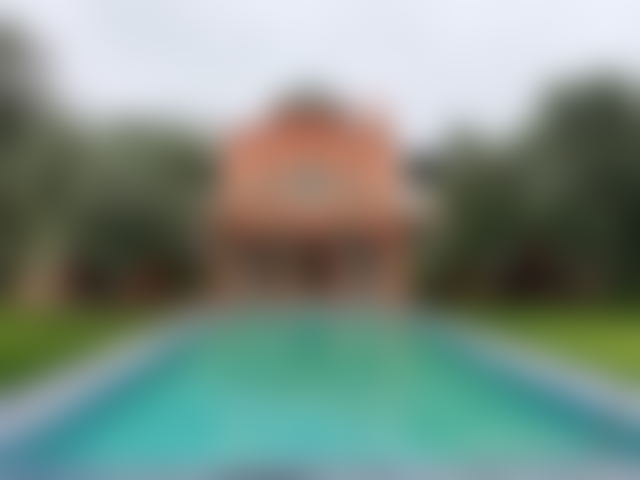 Villa neuve aux Portes de Marrakech, jardin et piscine — Marrakech