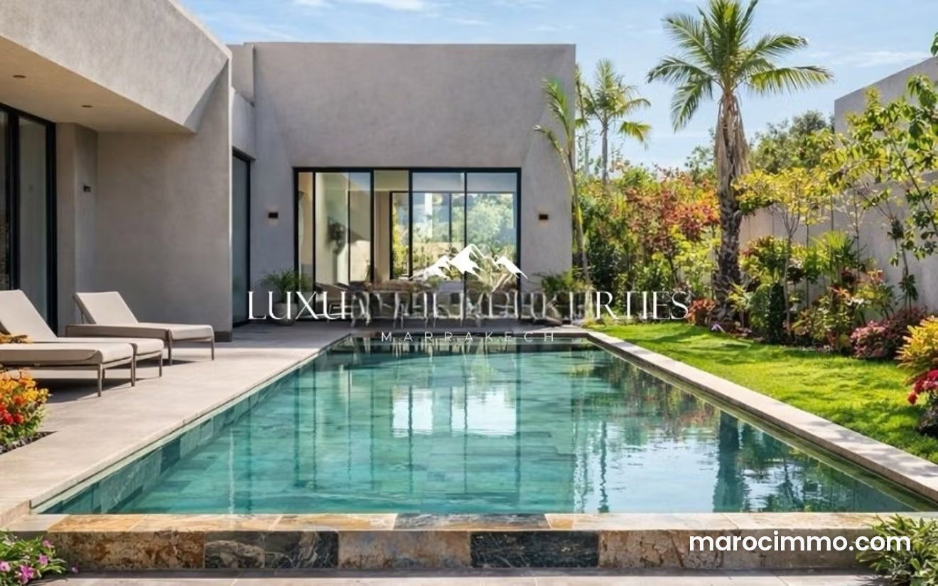 Contemporary 5-Suite Villa with Garden and Pool in Marrakech — Marrakesh