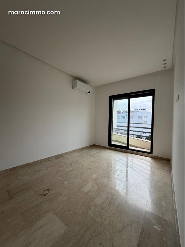 Superbe appartement bien ensoleillé avec balcon — 3