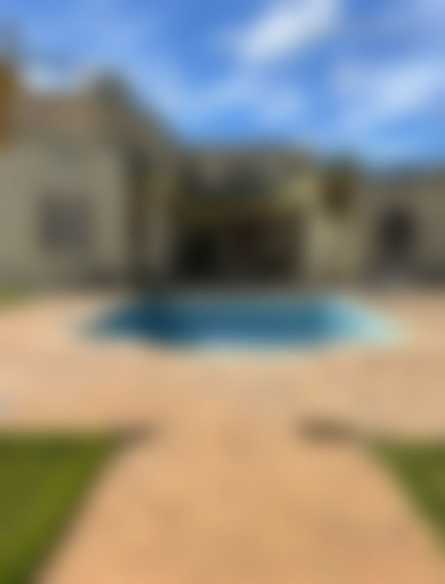2,650 m² Villa to Renovate in Souissi, Rabat, Ideal for Investors — Rabat