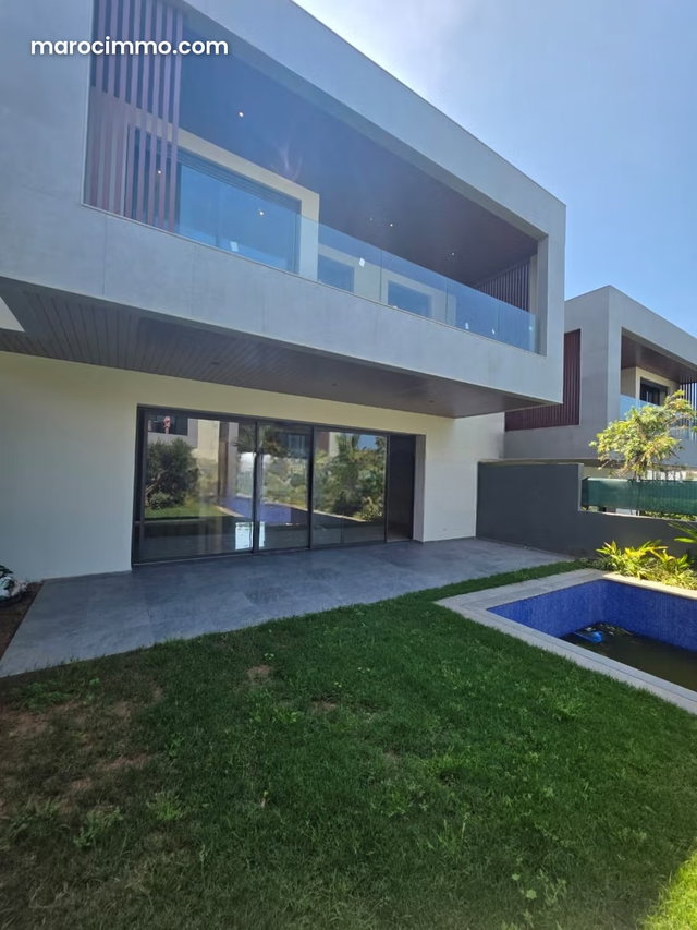 Villa neuve à louer ain diab 4 chambres piscine — 4