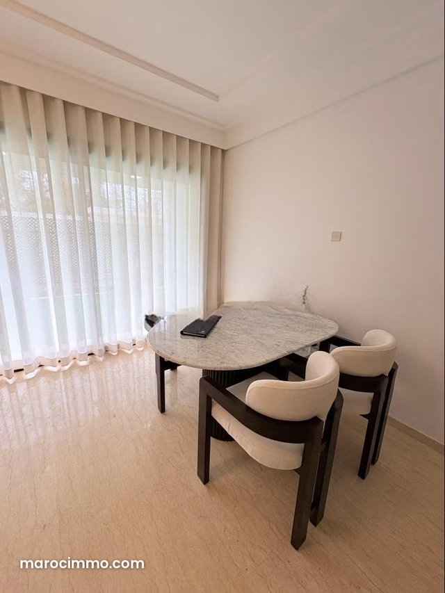 Appartement RDJ 116 m² à louer – CFC — 2