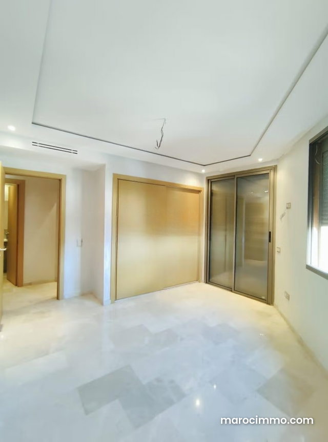 Très bel appartement en location à Guéliz. 2 grandes pièces. Système de parabole et résidence sécurisée — 2
