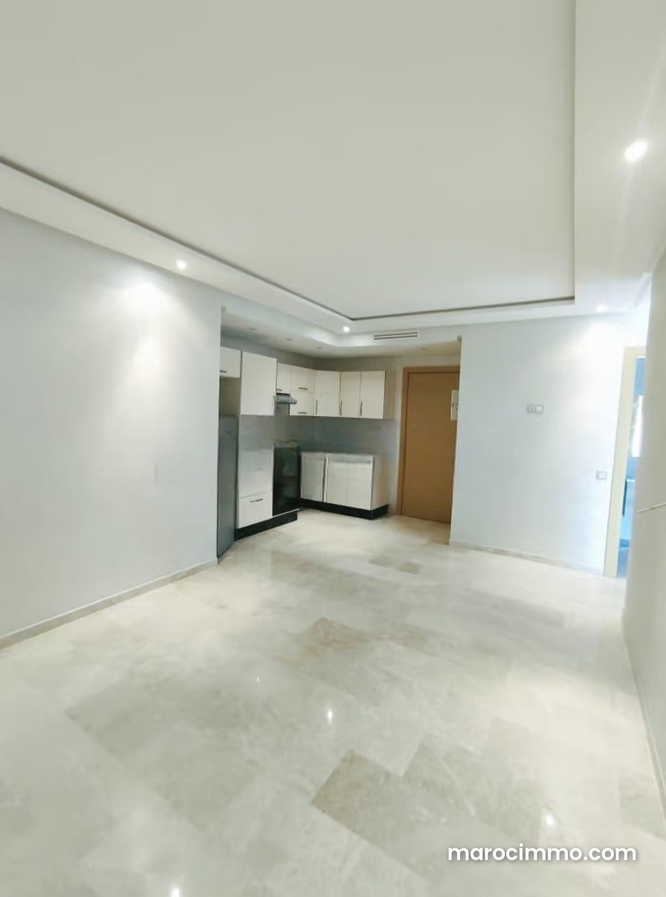 Très bel appartement en location à Guéliz. 2 grandes pièces. Système de parabole et résidence sécurisée