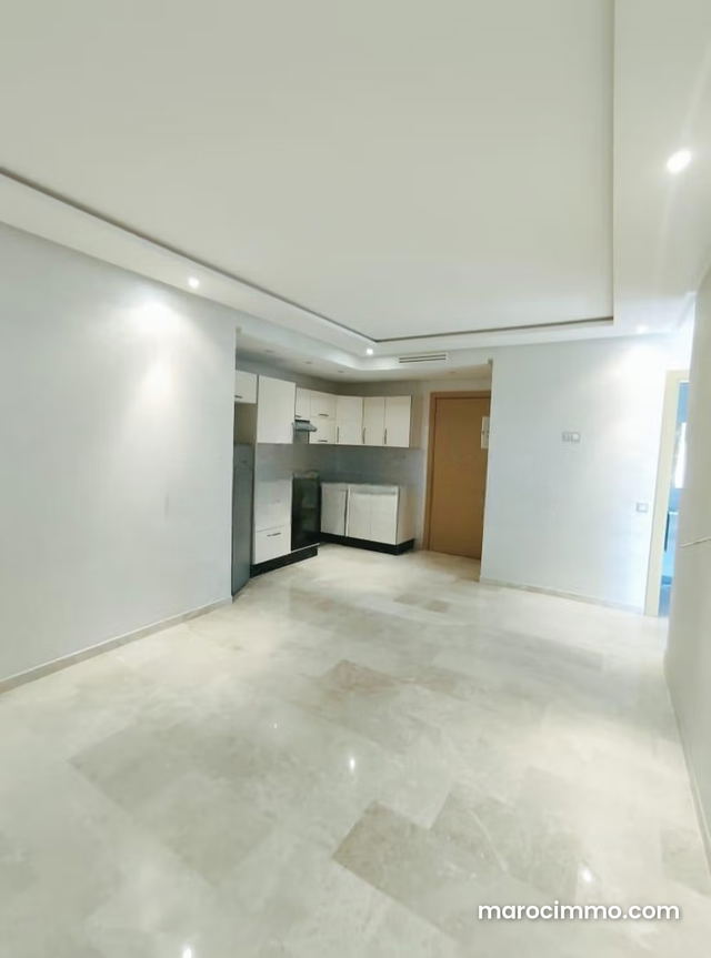 Très bel appartement en location à Guéliz. 2 grandes pièces. Système de parabole et résidence sécurisée — مراكش