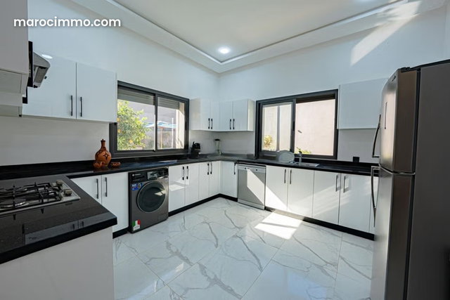 ⸻ Villa moderne avec piscine privée – 500 m² de terrain — 4