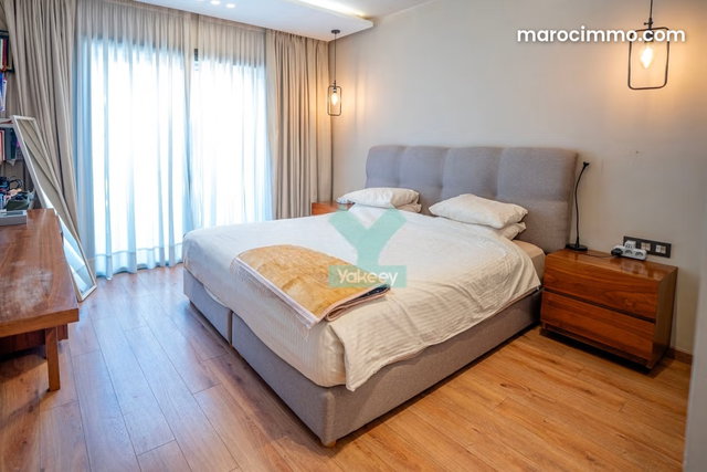 Beautiful high-floor south-facing apartment — 5