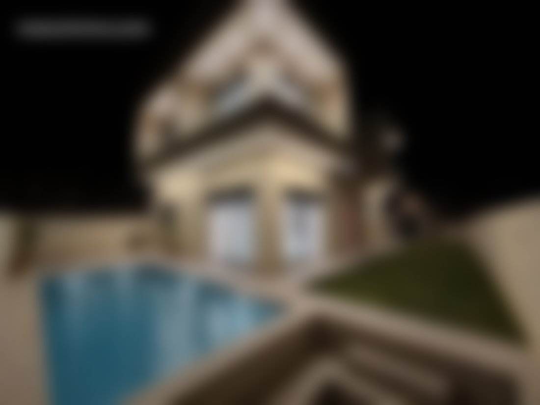 Villa contemporaine 300 m², piscine et jardin, Route d'Amezmiz