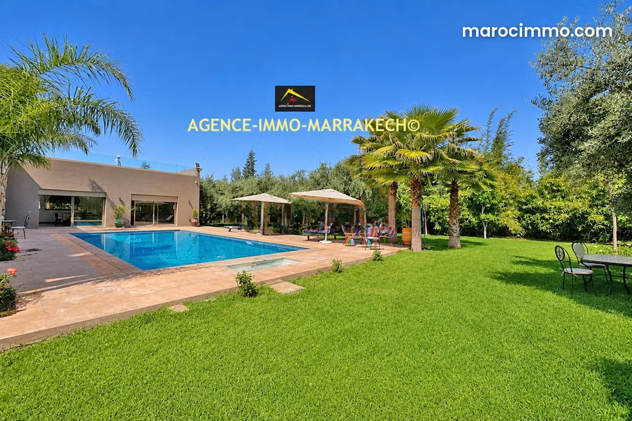 Villa 450 m² avec piscine et vue montagne, Route de Fès, Marrakech — Marrakech