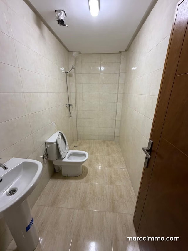 Appartement lumineux à louer à long terme — 5
