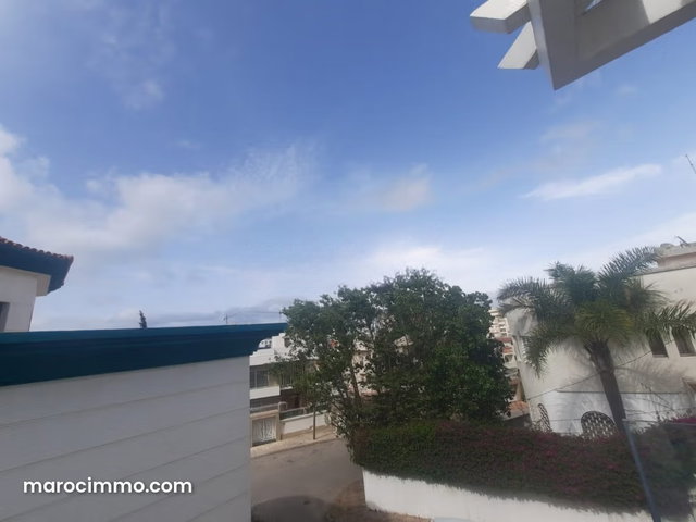 Villa à vendre souriyen 700 Mil — 2