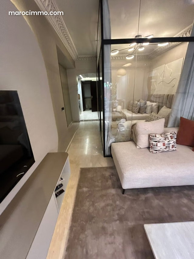 Appartement à louer à Hivernage. 5 pièces. Bien meublé — 5