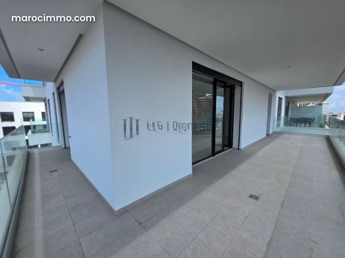 186 sqm Apartment, 3 Bedrooms, Terrace and Views, Casablanca Finance City — Casablanca