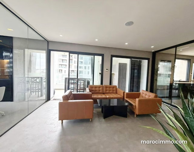Beau bureau à louer à Casablanca Finance City. Superficie 176 m². Parking et terrasse — 3