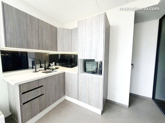 Beau bureau à louer à Casablanca Finance City. Superficie 176 m². Parking et terrasse — 5