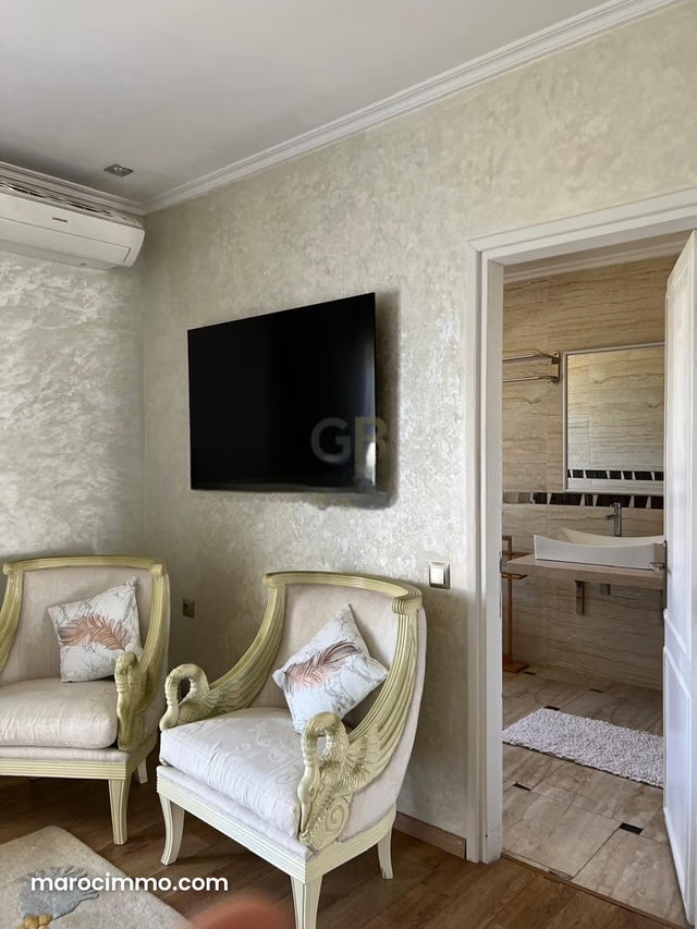 Très belle Villa meublée avec piscine en location à Hay Riad — 3