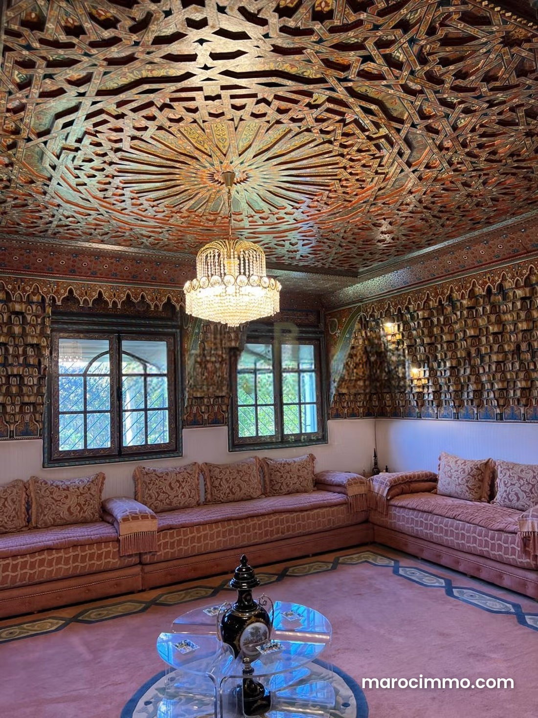Furnished 1,040 m² villa with swimming pool, Riyad, Rabat, for rent — Rabat