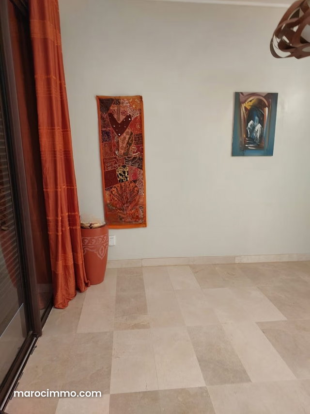 Pavillon de standing avec piscine privée et jardin — 4
