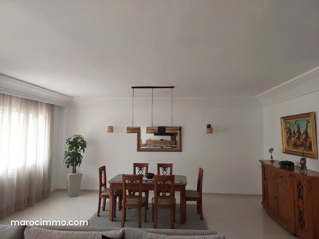Louez cet appartement à Palmier. 4 grandes pièces. Meublé — 3